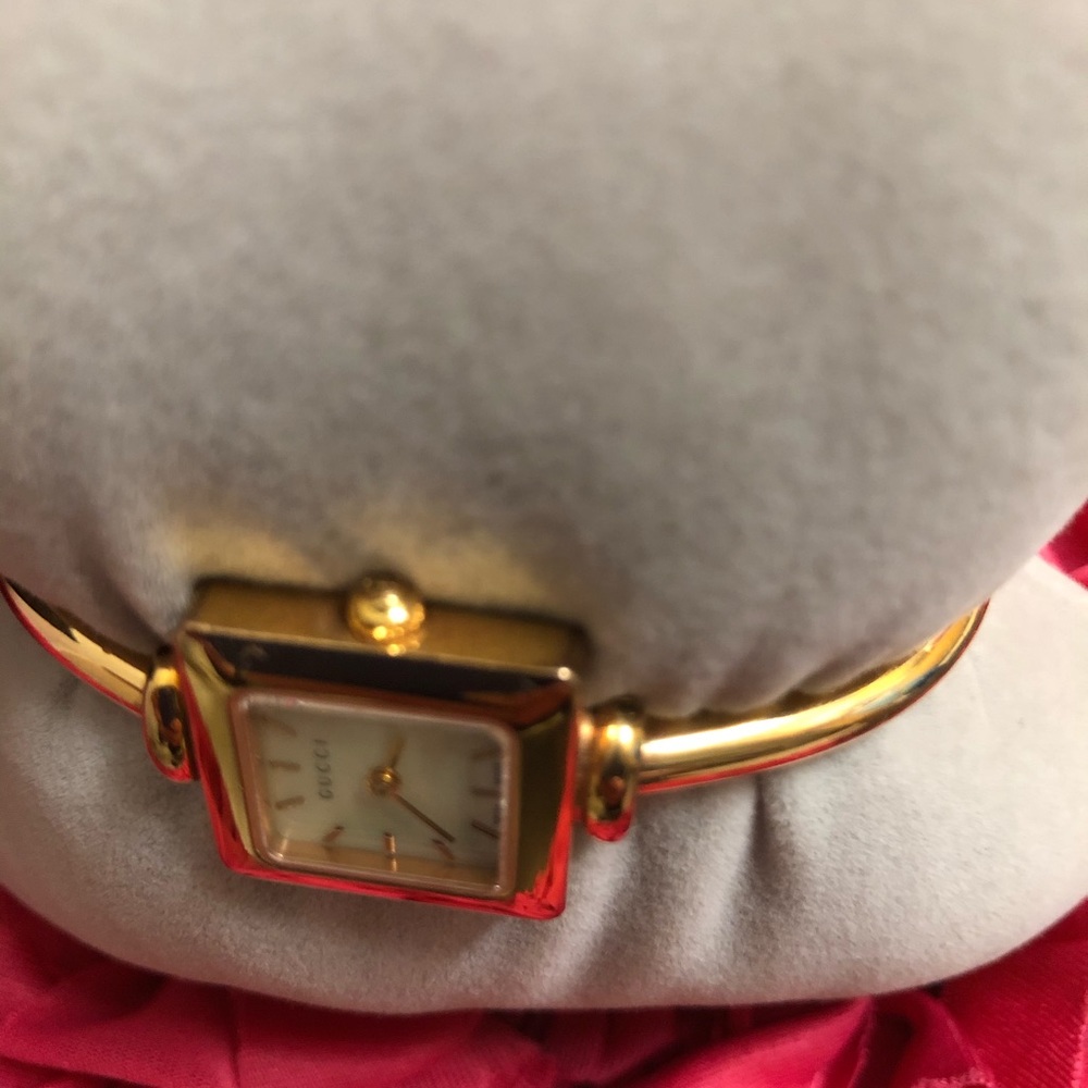 Gucci Watch - Picture 4 of 16